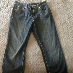 Levi’s women!! No scratch or stains